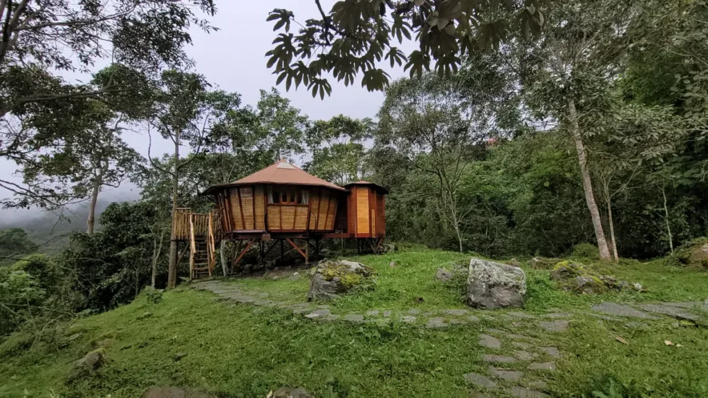 Glamping tipo cabaña de lujo